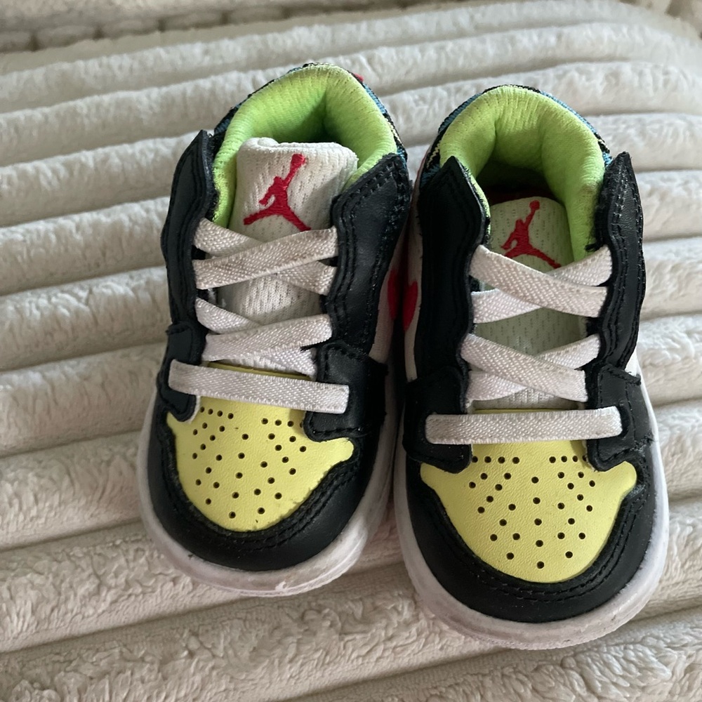 Nike Air Jordan Low Alt TDFusion Red Black White DH5928-006 - Picture 2 of 5